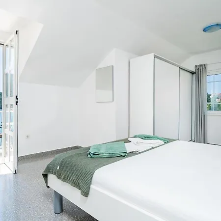 아파트 Two-bedroom With Sea View 02