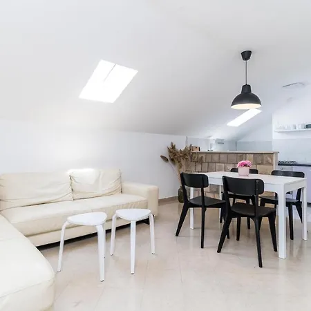 Two-bedroom With Sea View 02 *
