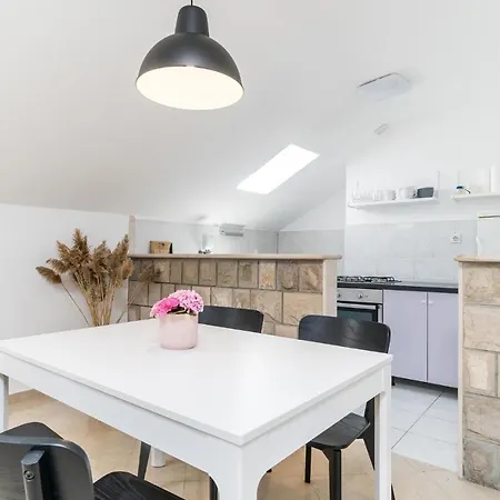 Two-bedroom With Sea View 02 * 슬라노