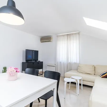 Two-bedroom With Sea View 02 *
